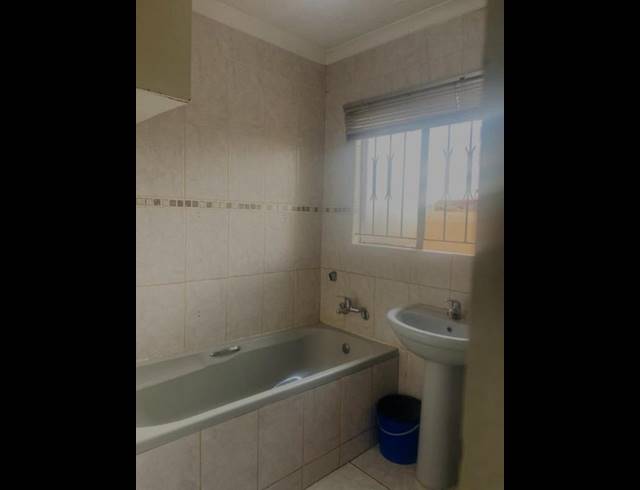 3 BEDROOM HOUSE FOR SALE IN VOSLOORUS EXT